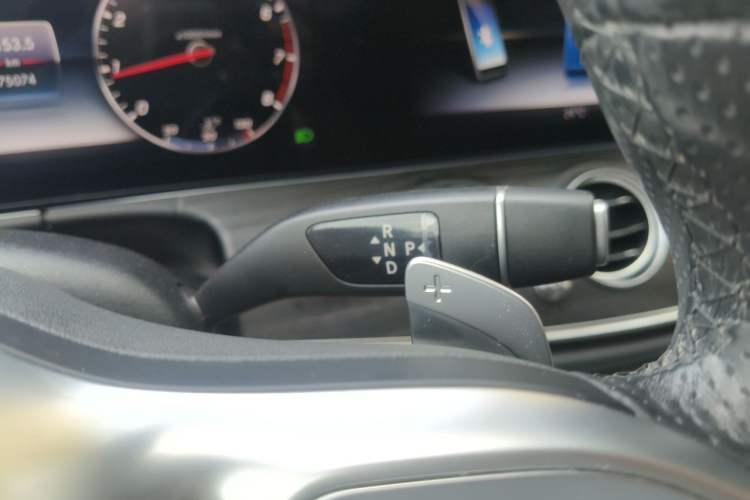 Used Mercedes-Benz E-Class 2019 Restyled E 300 L Sporty and Stylish Edition Gear Lever