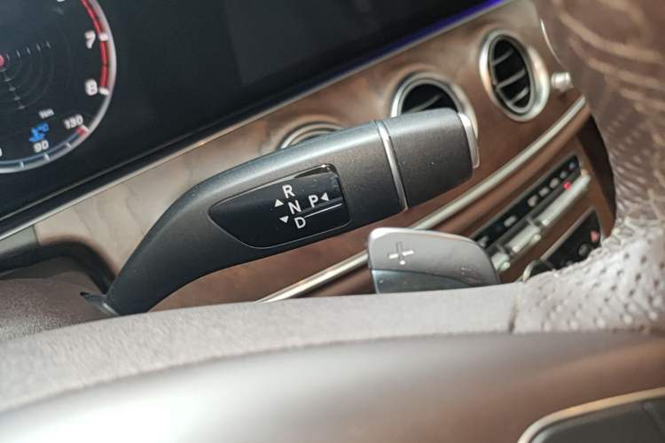 Used Mercedes-Benz E-Class 2019 E 200 L Gear Lever