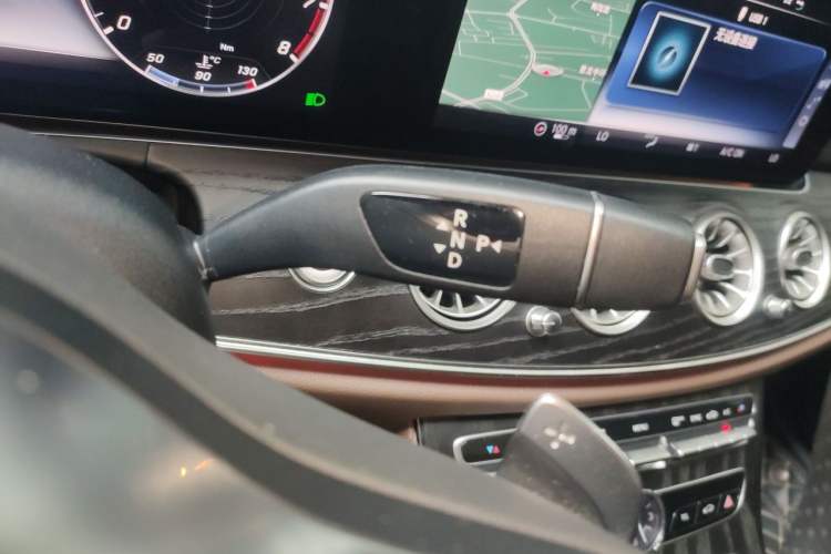 Used Mercedes-Benz E-Class 2019 Restyled E 300 L Sporty and Stylish Edition Gear Lever