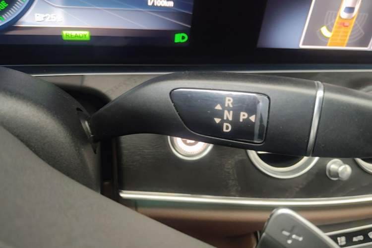 Used Mercedes-Benz E-Class 2019 E 260 L Sport Edition Gear Lever