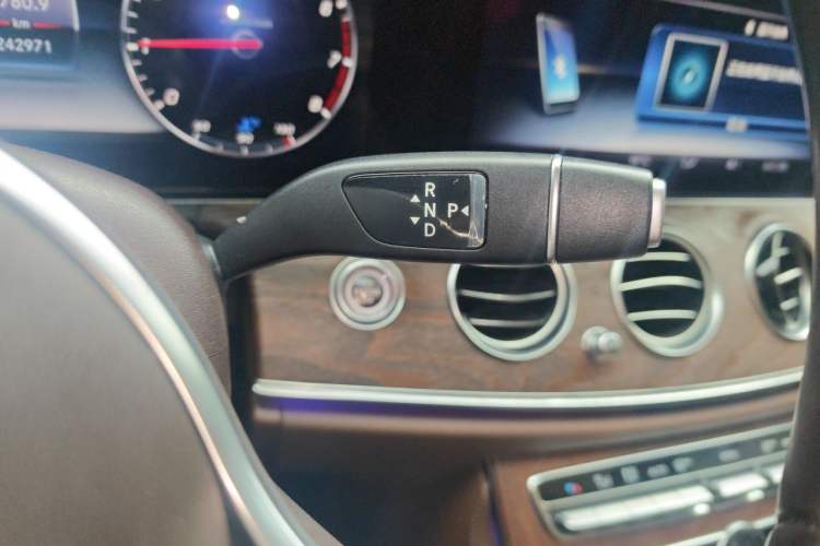 Used Mercedes-Benz E-Class 2019 Facelifted E 300 L Stylish Version Gear Lever