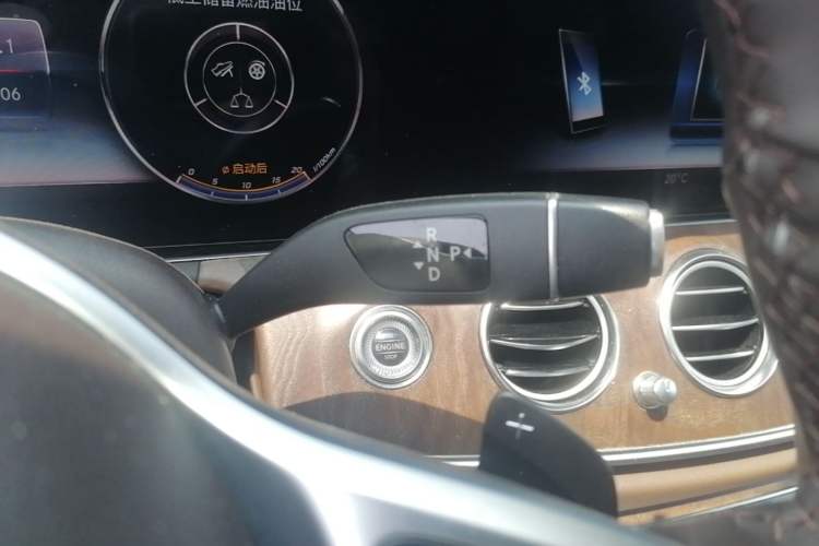 Used Mercedes-Benz E-Class 2019 E 200 L Gear Lever