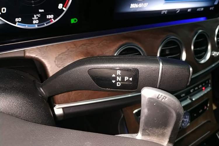 Used Mercedes-Benz E-Class 2019 E 300 L Luxury Model Gear Lever