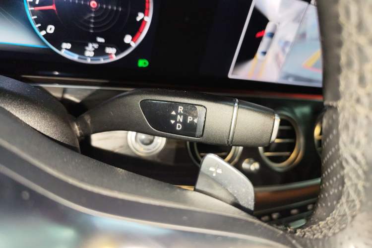 Used Mercedes-Benz E-Class 2019 Restyled E 300 L Sport Luxury Edition Gear Lever