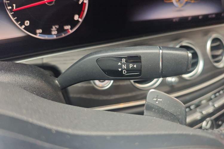 Used Mercedes-Benz E-Class 2019 Restyled E 300 L Luxury Edition Gear Lever