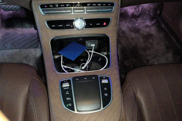 Used Mercedes-Benz E-Class 2019 Restyled E 300 L Luxury Edition Gear Lever