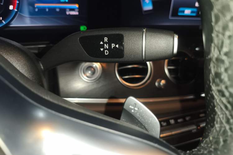Used Mercedes-Benz E-Class 2019 E 300 L Sport Luxury Edition Gear Lever
