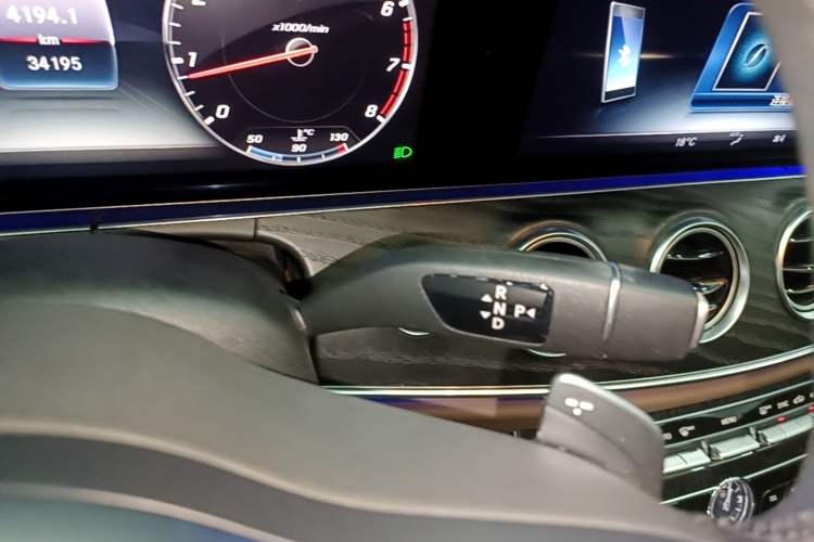 Used Mercedes-Benz E-Class 2019 Restyled E 300 L Sporty and Stylish Edition Gear Lever