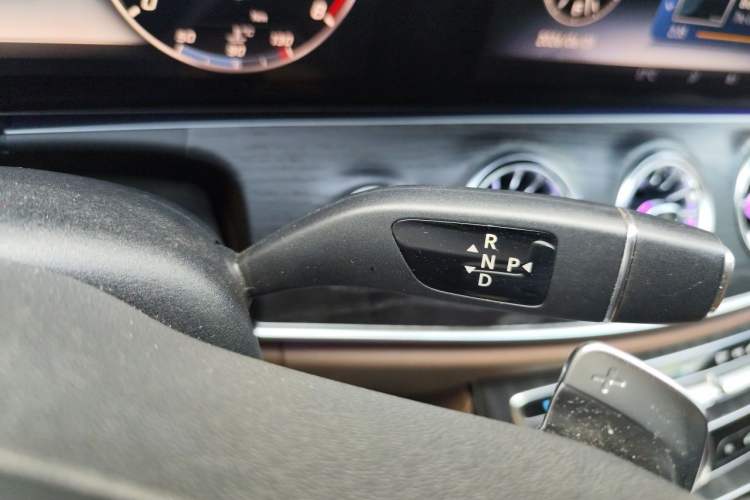 Used Mercedes-Benz E-Class 2019 Restyled E 300 L Sporty and Stylish Edition Gear Lever