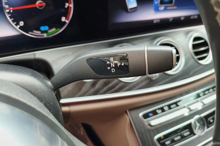 Used Mercedes-Benz E-Class 2019 E 260 L Sport Edition Gear Lever