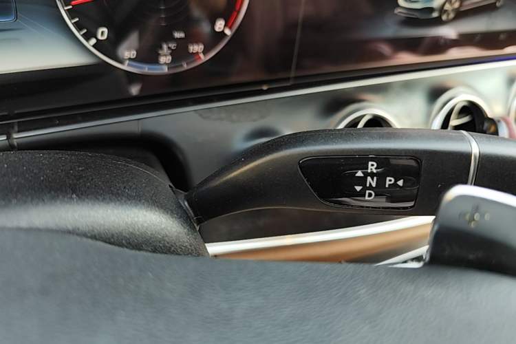 Used Mercedes-Benz E-Class 2019 E 300 L Sporty and Stylish Model Gear Lever