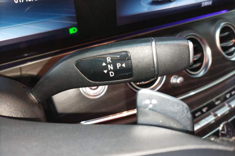 Used Mercedes-Benz E-Class 2019 Restyled E 300 L Sporty and Stylish Edition Gear Lever