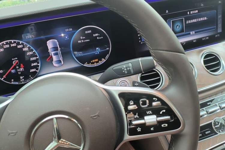 Used Mercedes-Benz E-Class 2019 Restyled E 300 L Luxury Edition Gear Lever