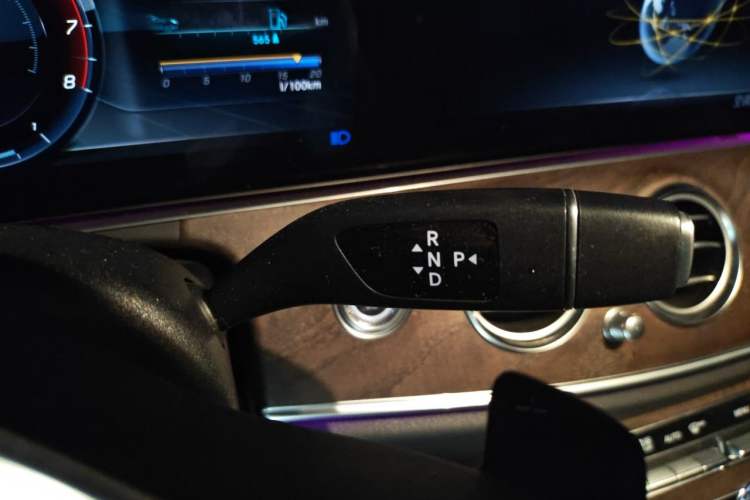 Used Mercedes-Benz E-Class 2019 E 300 L Stylish Model Gear Lever