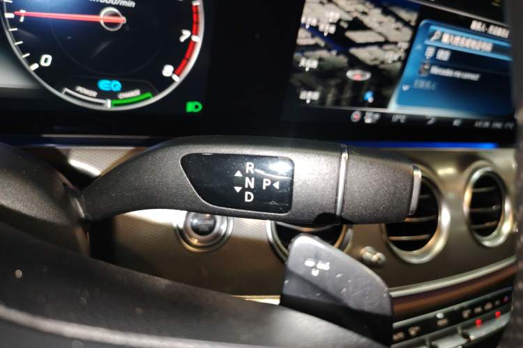 Used Mercedes-Benz E-Class 2019 E 260 Sport Edition Gear Lever