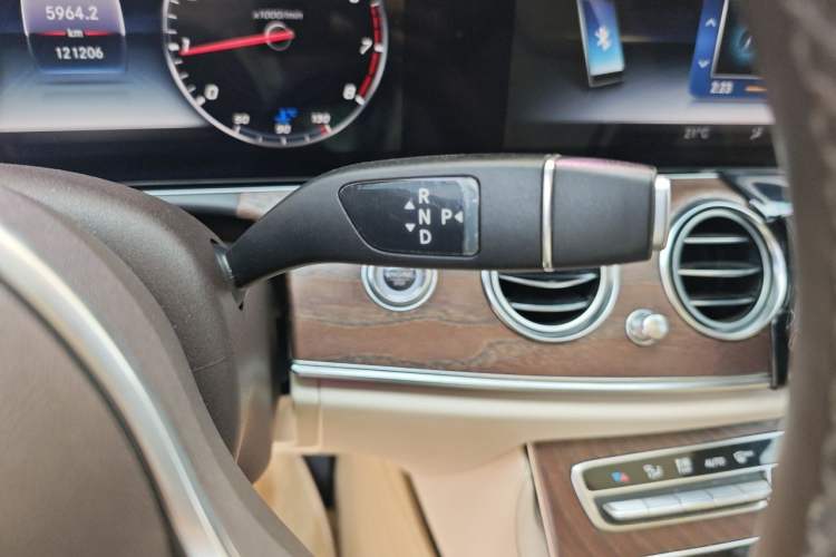 Used Mercedes-Benz E-Class 2019 Facelifted E 300 L Stylish Version Gear Lever