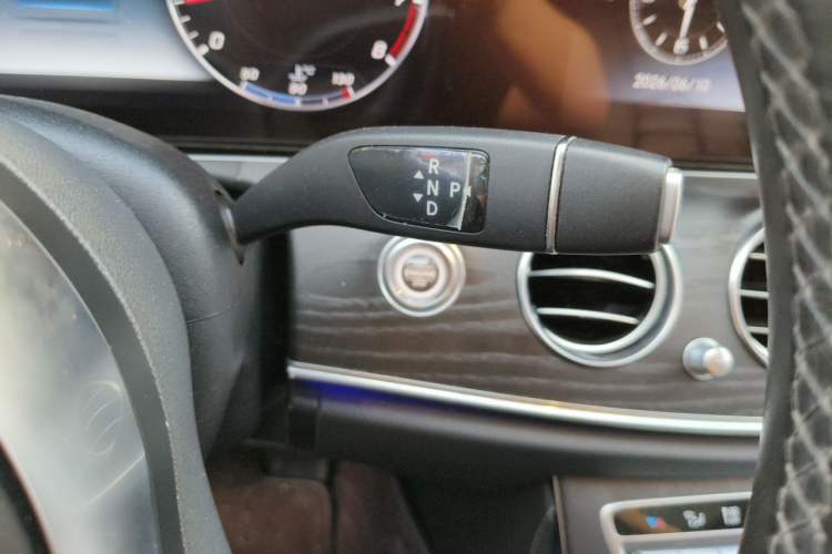 Used Mercedes-Benz E-Class 2019 Restyled E 300 L Sport Luxury Edition Gear Lever