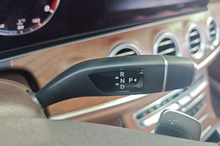 Used Mercedes-Benz E-Class 2019 E 300 L Luxury Model Gear Lever