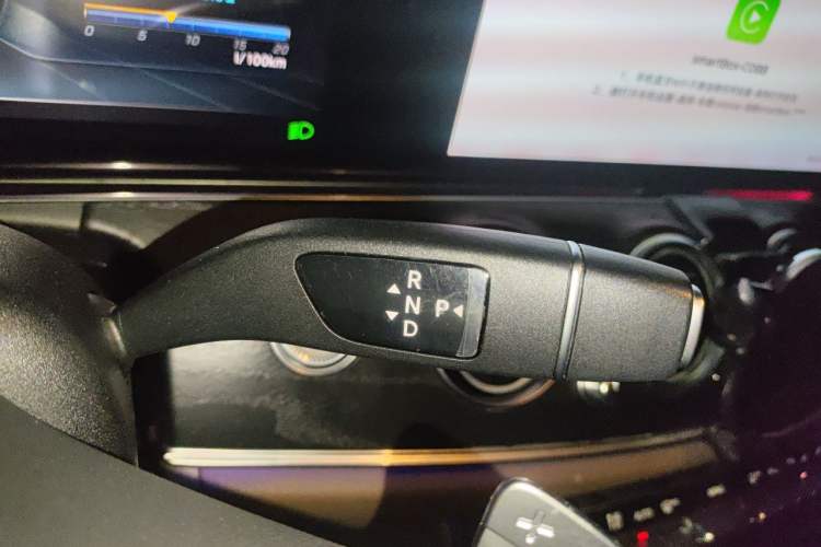 Used Mercedes-Benz E-Class 2019 E 300 L Sporty and Stylish Model Gear Lever