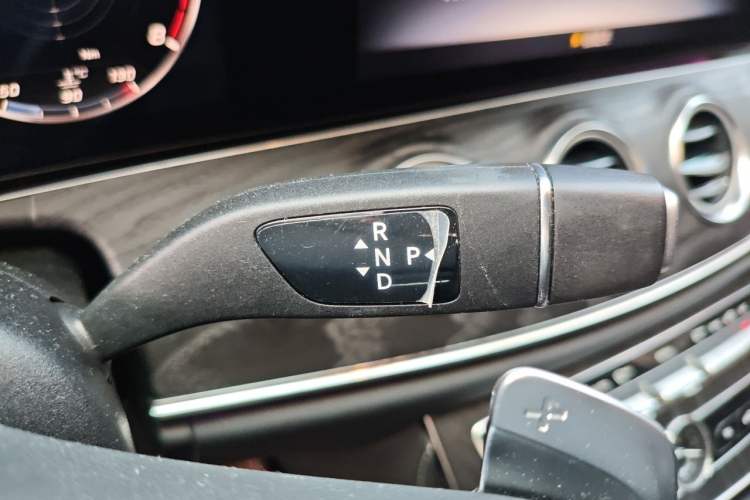 Used Mercedes-Benz E-Class 2019 E 260 L Sport 4MATIC Gear Lever