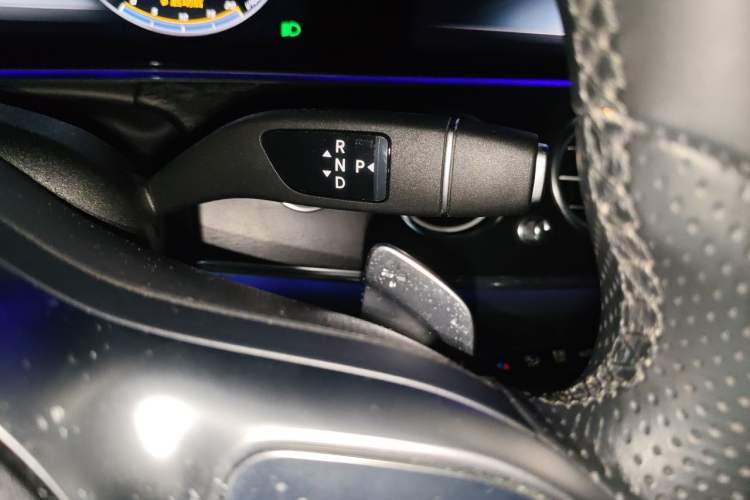 Used Mercedes-Benz E-Class 2019 Restyled E 300 L Sport Luxury Edition Gear Lever