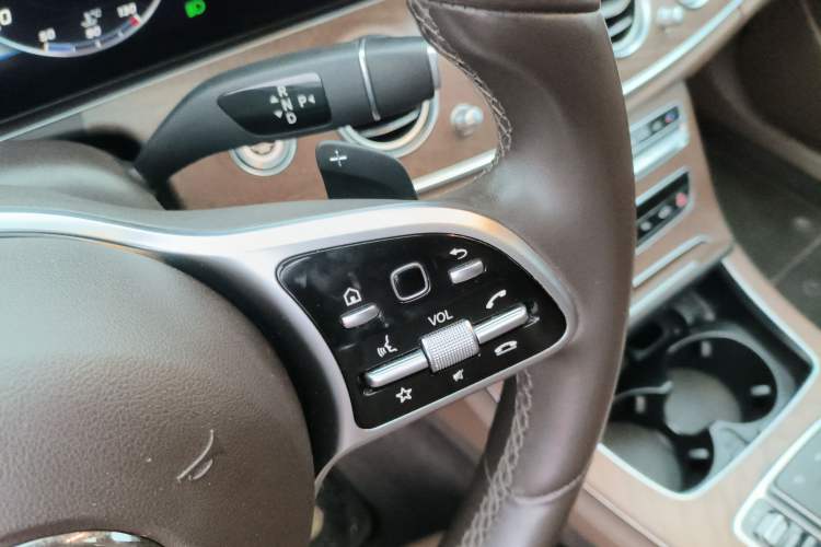 Used Mercedes-Benz E-Class 2019 E 200 L 4MATIC Gear Lever