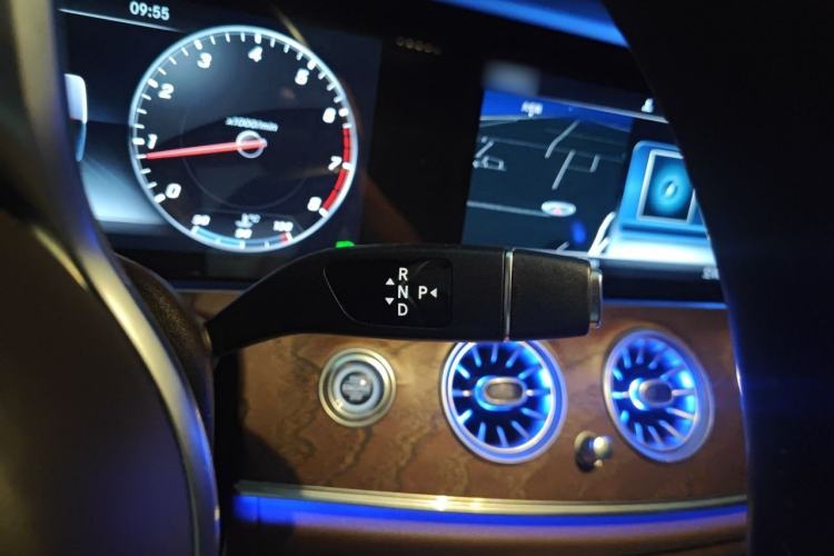 Used Mercedes-Benz E-Class 2019 Restyled E 300 L Luxury Edition Gear Lever
