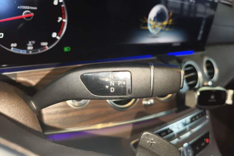 Used Mercedes-Benz E-Class 2019 Facelifted E 300 L Stylish Version Gear Lever