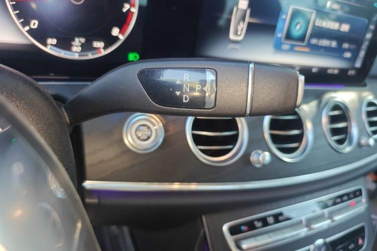 Used Mercedes-Benz E-Class 2019 Restyled E 300 L Sporty and Stylish Edition Gear Lever