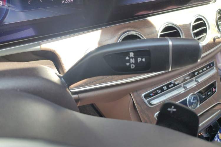 Used Mercedes-Benz E-Class 2019 E 300 L Luxury Model Gear Lever
