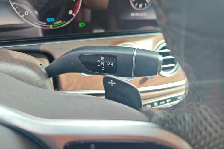Used Mercedes-Benz E-Class 2019 E 260 L 4MATIC Gear Lever