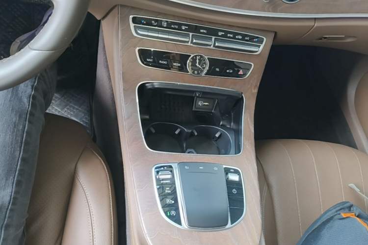 Used Mercedes-Benz E-Class 2019 Facelifted E 300 L Stylish Version Gear Lever