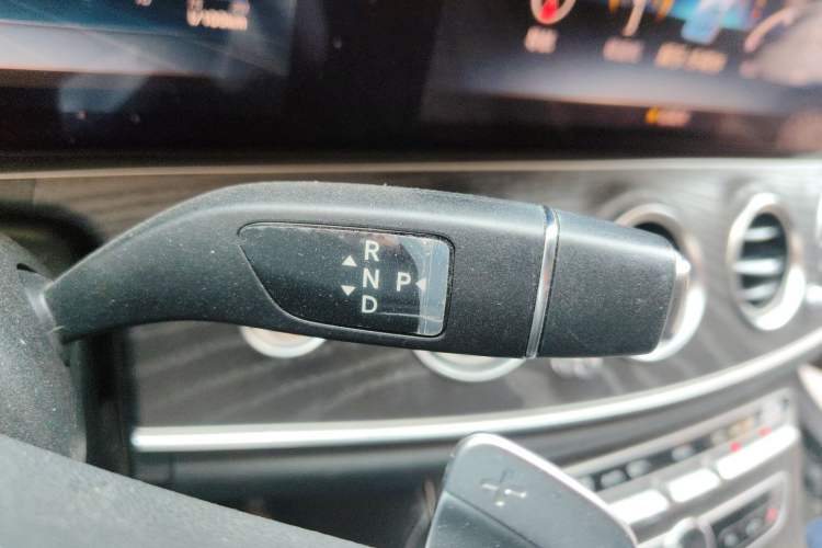 Used Mercedes-Benz E-Class 2019 Restyled E 300 L Sporty and Stylish Edition Gear Lever