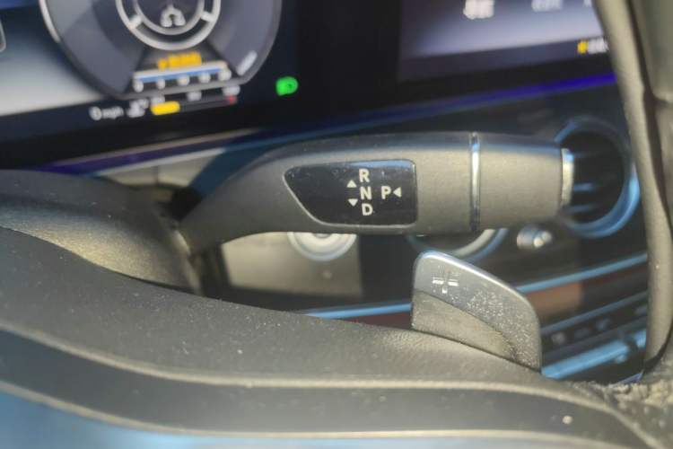 Used Mercedes-Benz E-Class 2019 E 260 L Sport Edition Gear Lever