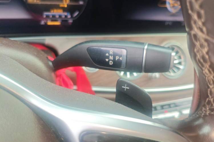 Used Mercedes-Benz E-Class 2019 Restyled E 300 L Luxury Edition Gear Lever
