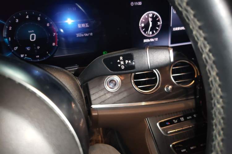 Used Mercedes-Benz E-Class 2019 Restyled E 300 L Sporty and Stylish Edition Gear Lever