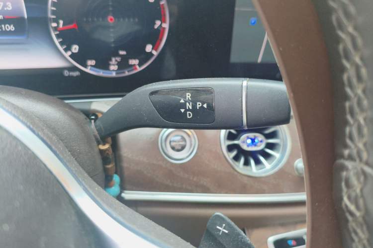 Used Mercedes-Benz E-Class 2019 E 260 L 4MATIC Gear Lever