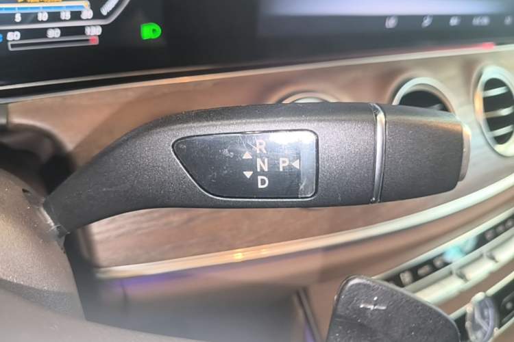 Used Mercedes-Benz E-Class 2019 E 200 L Gear Lever