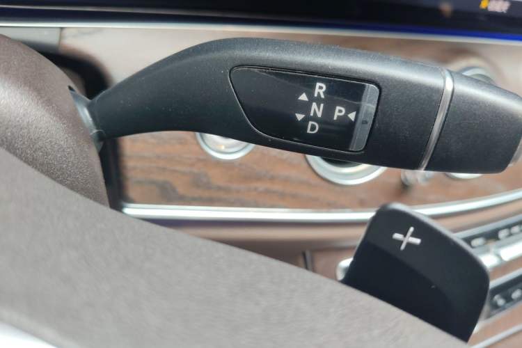 Used Mercedes-Benz E-Class 2019 E 260 L Gear Lever