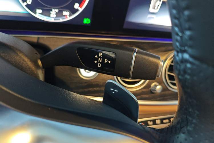 Used Mercedes-Benz E-Class 2019 Restyled E 300 L Sport Luxury Edition Gear Lever