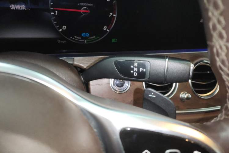 Used Mercedes-Benz E-Class 2019 E 260 L 4MATIC Gear Lever