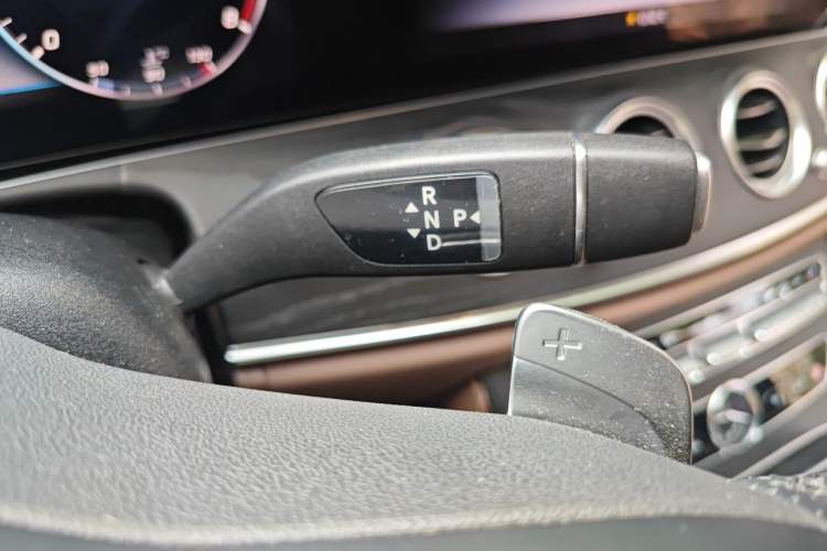 Used Mercedes-Benz E-Class 2019 Restyled E 300 L Sporty and Stylish Edition Gear Lever