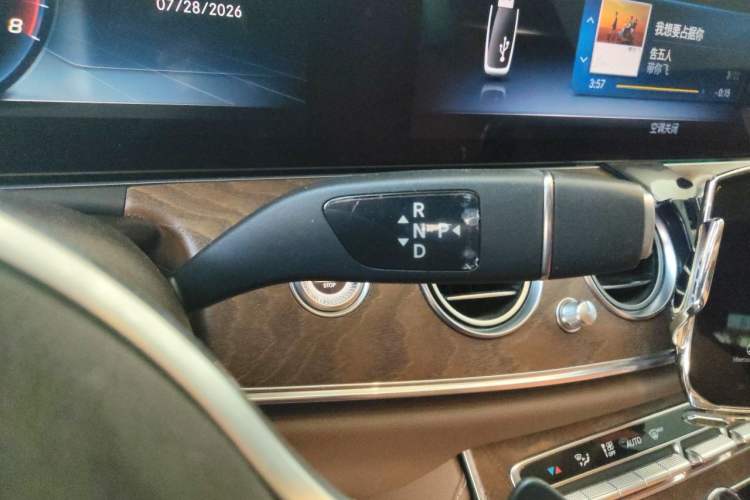 Used Mercedes-Benz E-Class 2019 Facelifted E 300 L Stylish Version Gear Lever