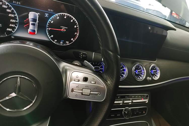 Used Mercedes-Benz E-Class 2019 Restyled E 300 L Sporty and Stylish Edition Gear Lever
