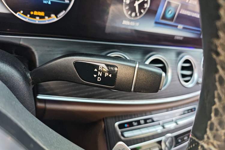 Used Mercedes-Benz E-Class 2019 E 260 L Sport Edition Gear Lever