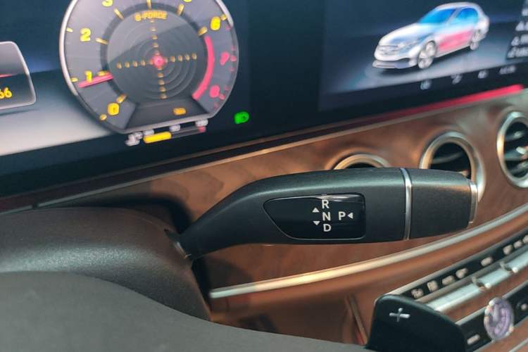 Used Mercedes-Benz E-Class 2019 E 300 L Stylish Model Gear Lever