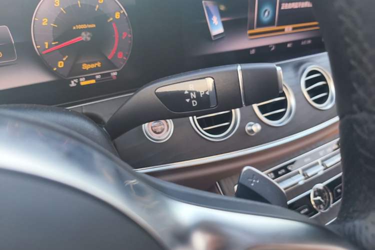 Used Mercedes-Benz E-Class 2019 Restyled E 300 L Sport Luxury Edition Gear Lever