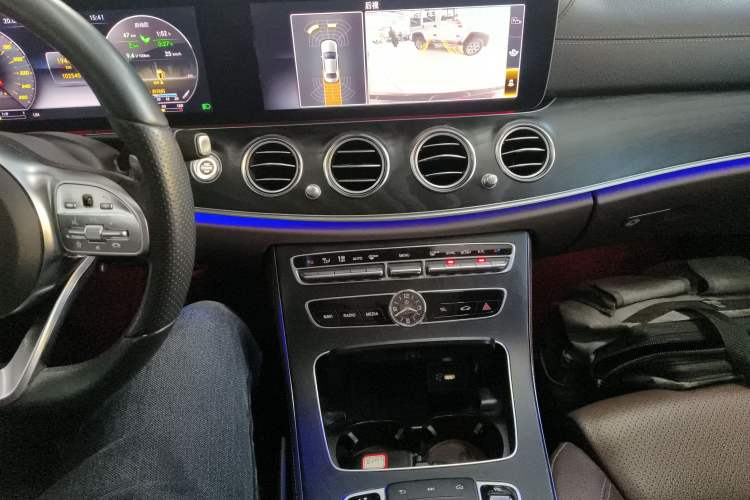 Used Mercedes-Benz E-Class 2019 E 260 L Sport Edition Gear Lever