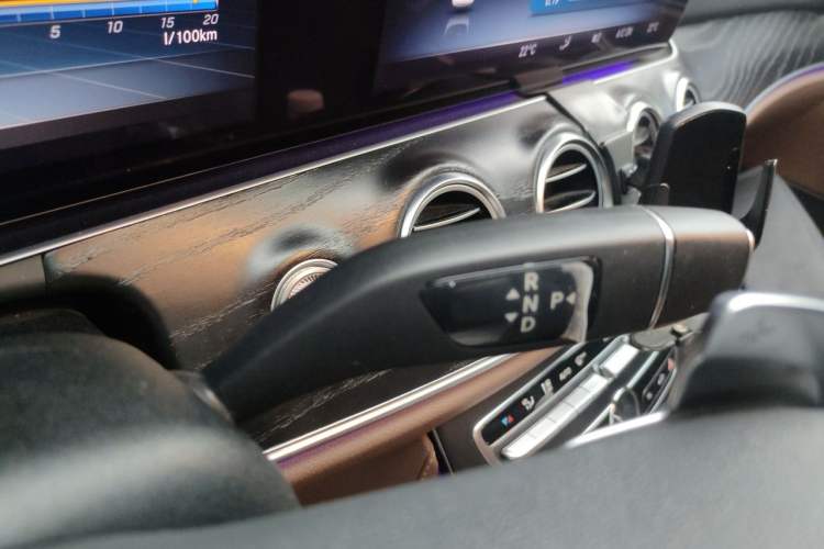 Used Mercedes-Benz E-Class 2019 E 200 L Sport Edition Gear Lever