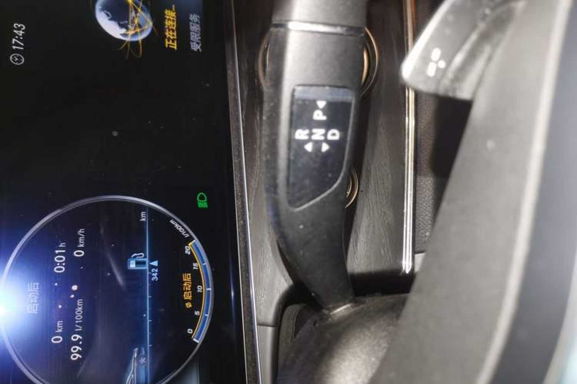 Used Mercedes-Benz E-Class 2019 Restyled E 300 L Sporty and Stylish Edition Gear Lever